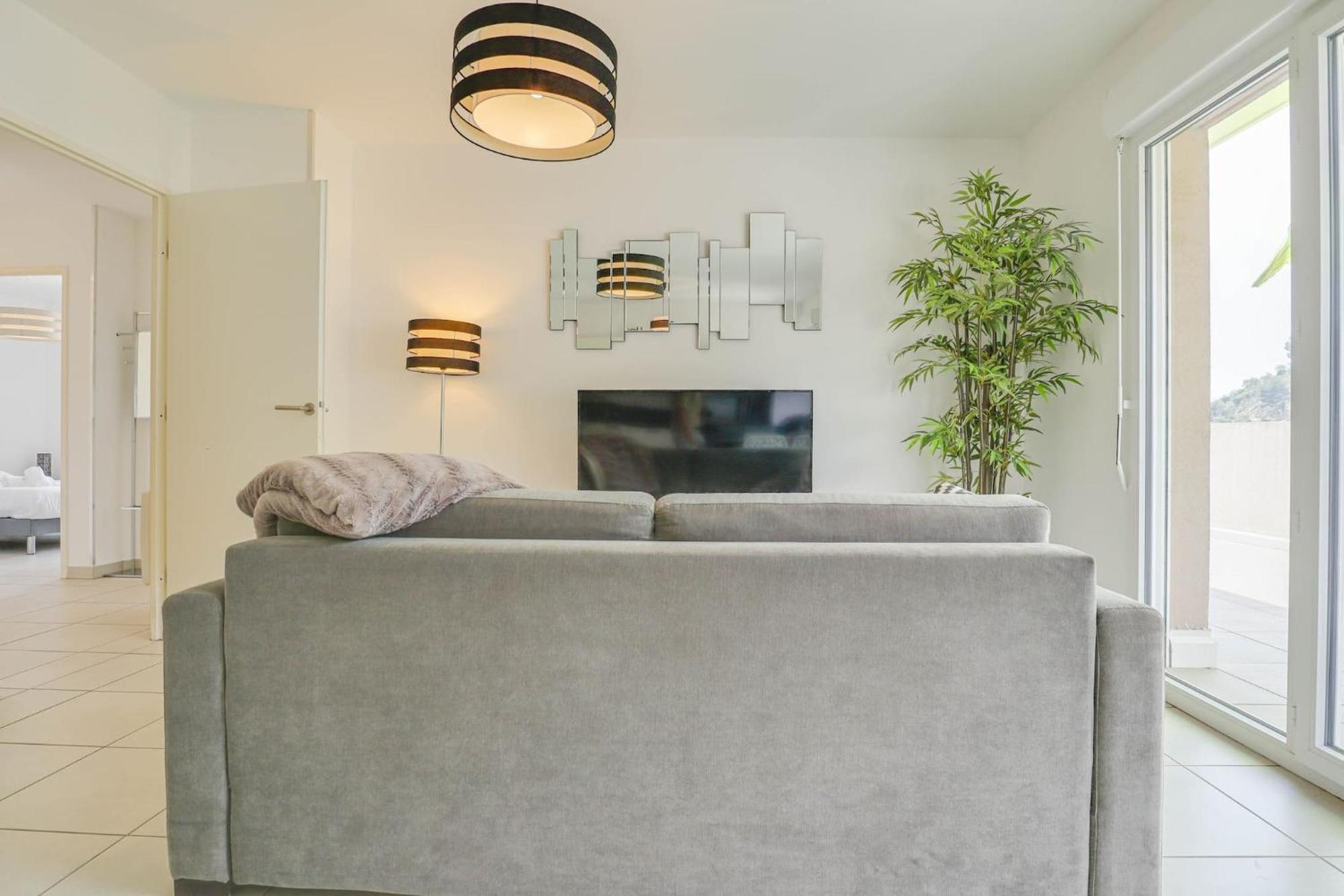 Apartment Spacieux Rooftop Parking, Terrasse Ensoleillee *