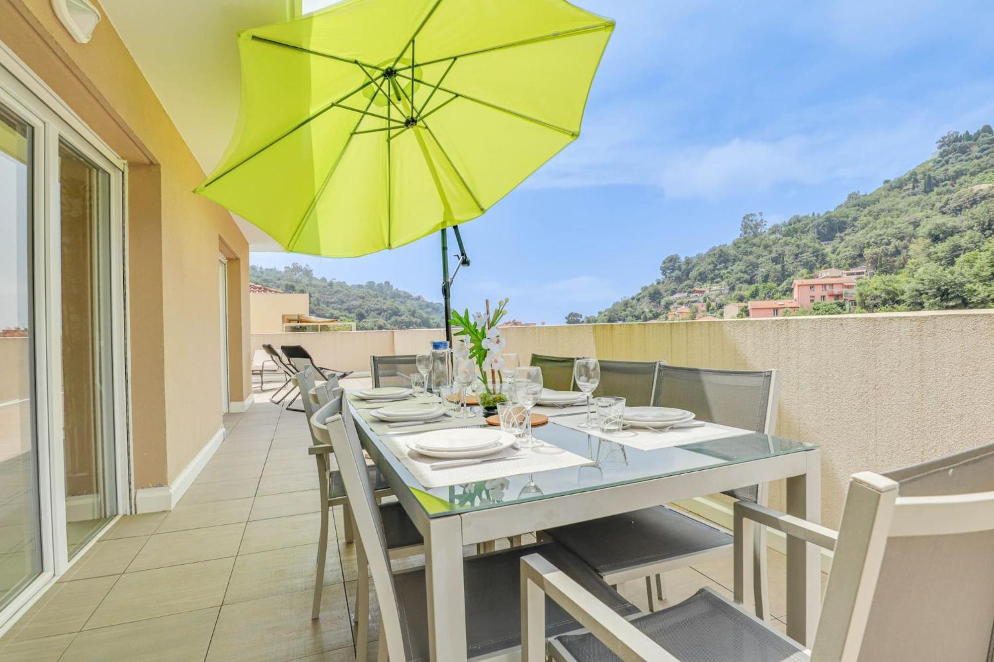 Spacieux Rooftop Parking, Terrasse Ensoleillee