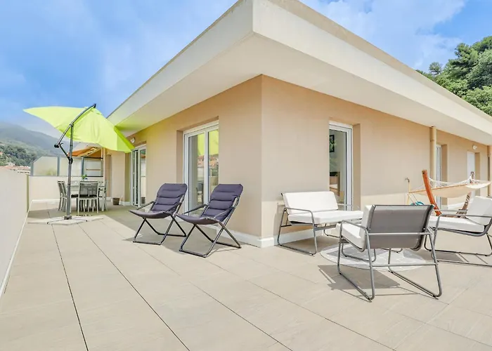 Spacieux Rooftop Parking, Terrasse Ensoleillee
