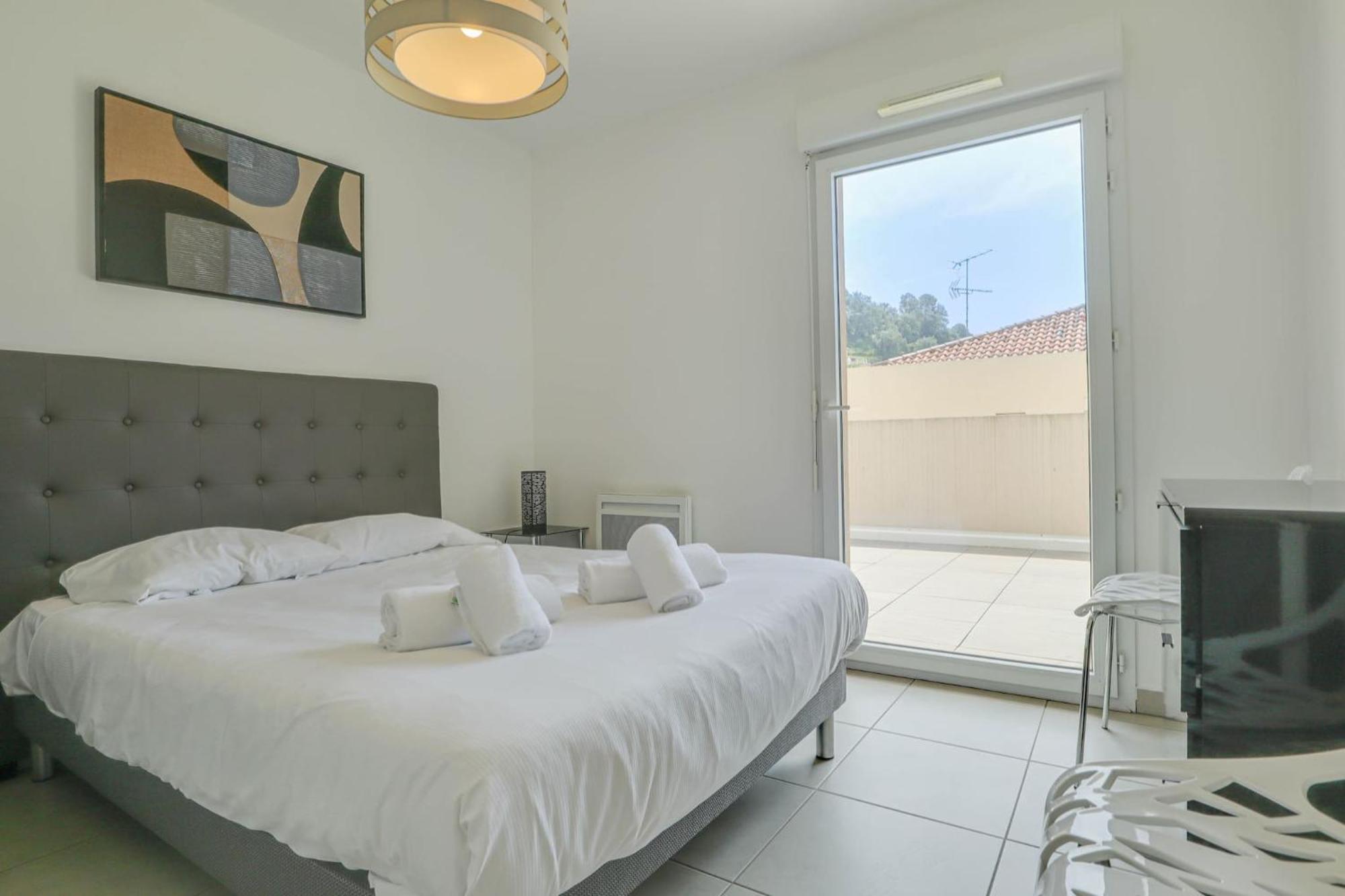 Spacieux Rooftop Parking, Terrasse Ensoleillee Appartement Menton