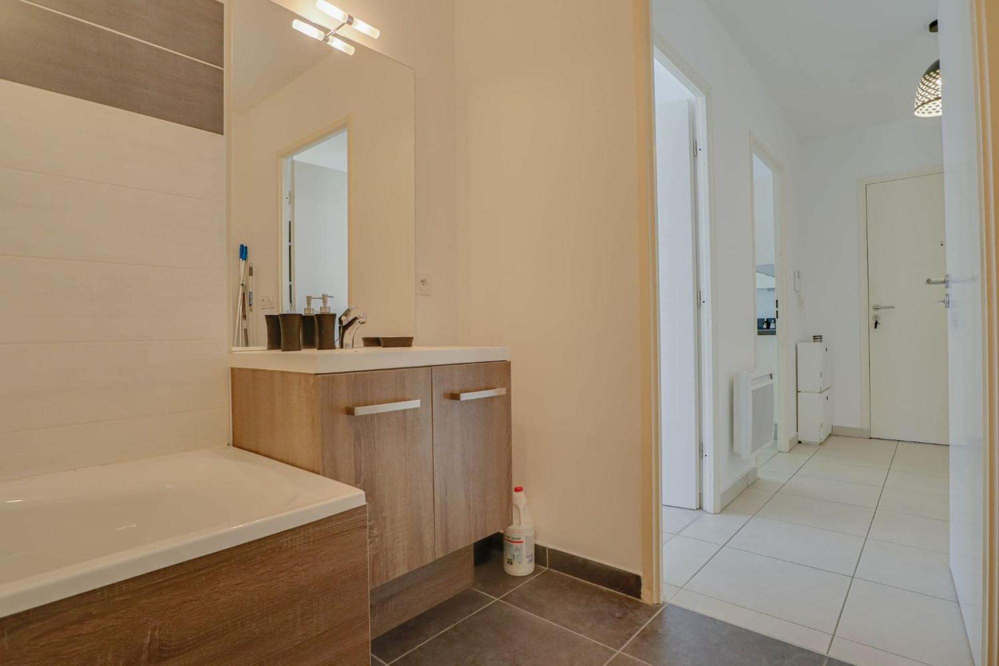 Spacieux Rooftop Parking, Terrasse Ensoleillee Apartamento *