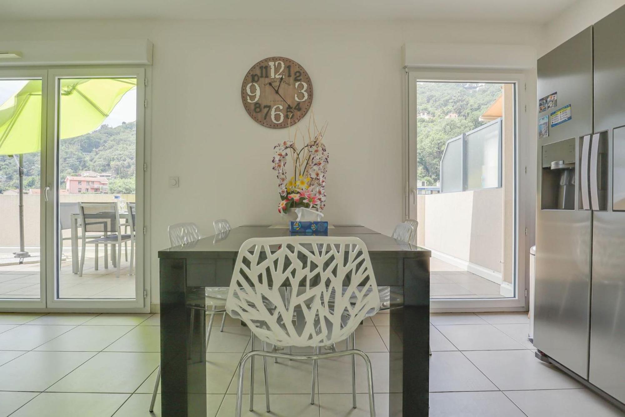 Apartamento Spacieux Rooftop Parking, Terrasse Ensoleillee